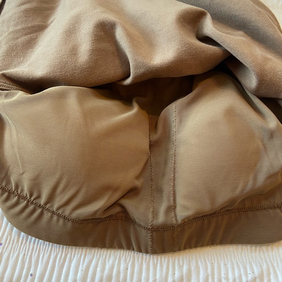 Old navy alighted tank top, size small - Picture 3 of 4